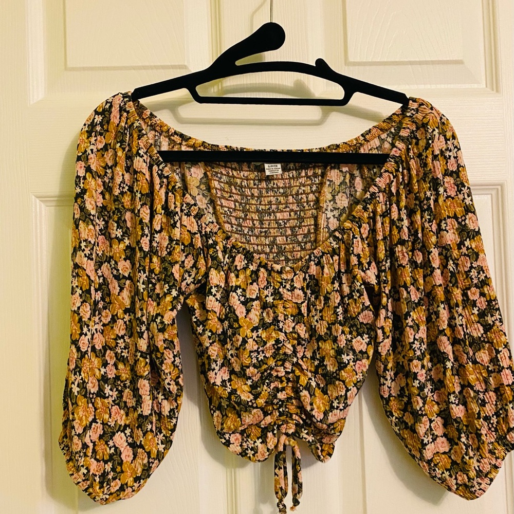 American Eagle Outfitters Floral Blouse with Puff Sleeves